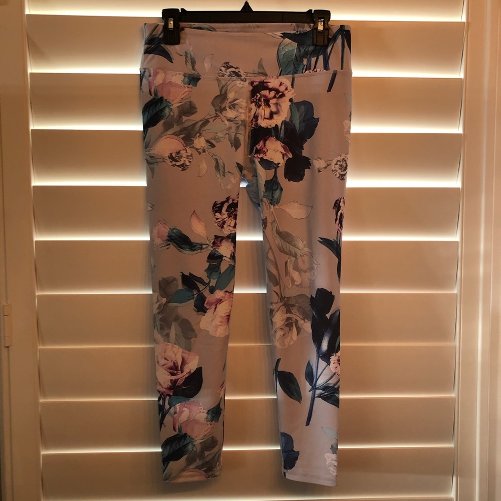 Fabletics High-Waisted Printed Powerhold 7/8 Med - image 3